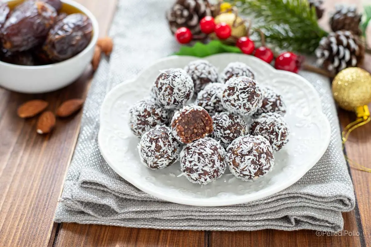 Tartufi ai datteri e mandorle