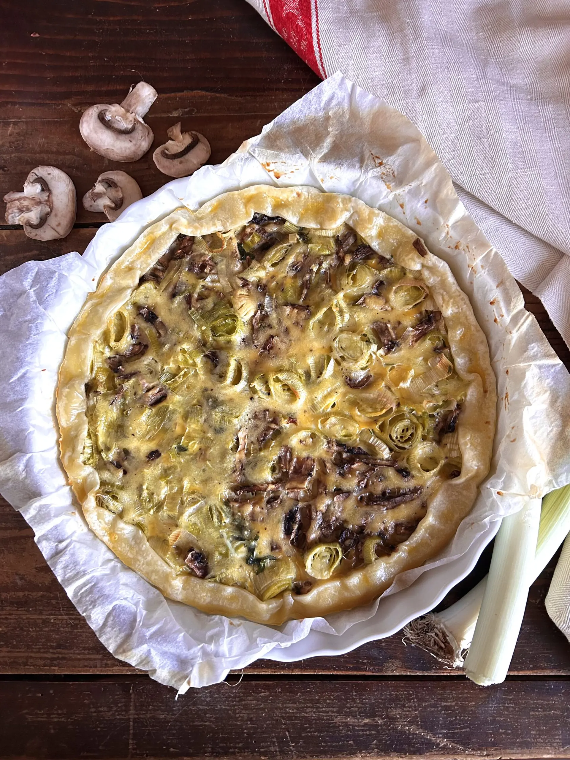Torta salata porri e funghi