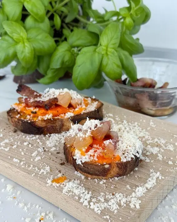 Uovo fondente o carbonara da spalmare