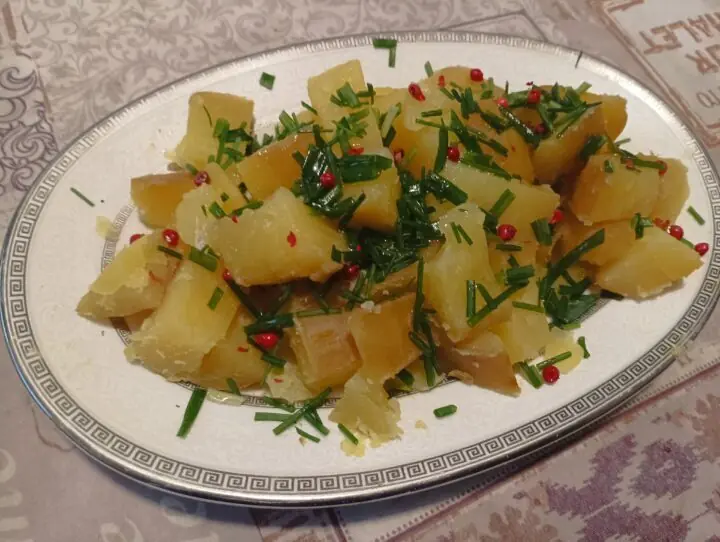 Insalata di patate al pepe rosa