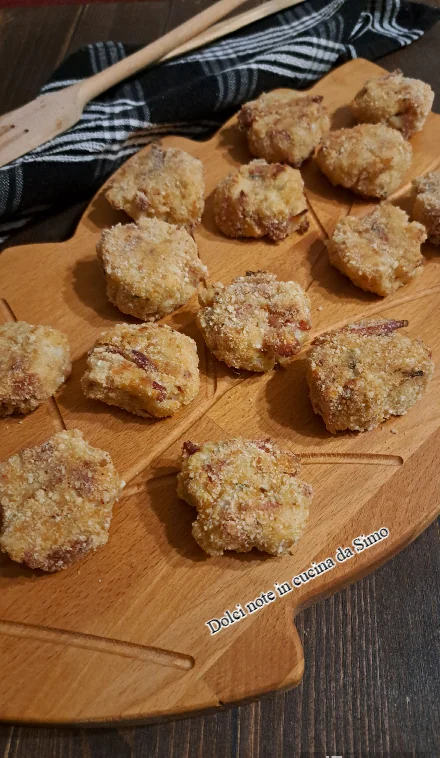 Polpette saporite con cavolfiore e speck al forno