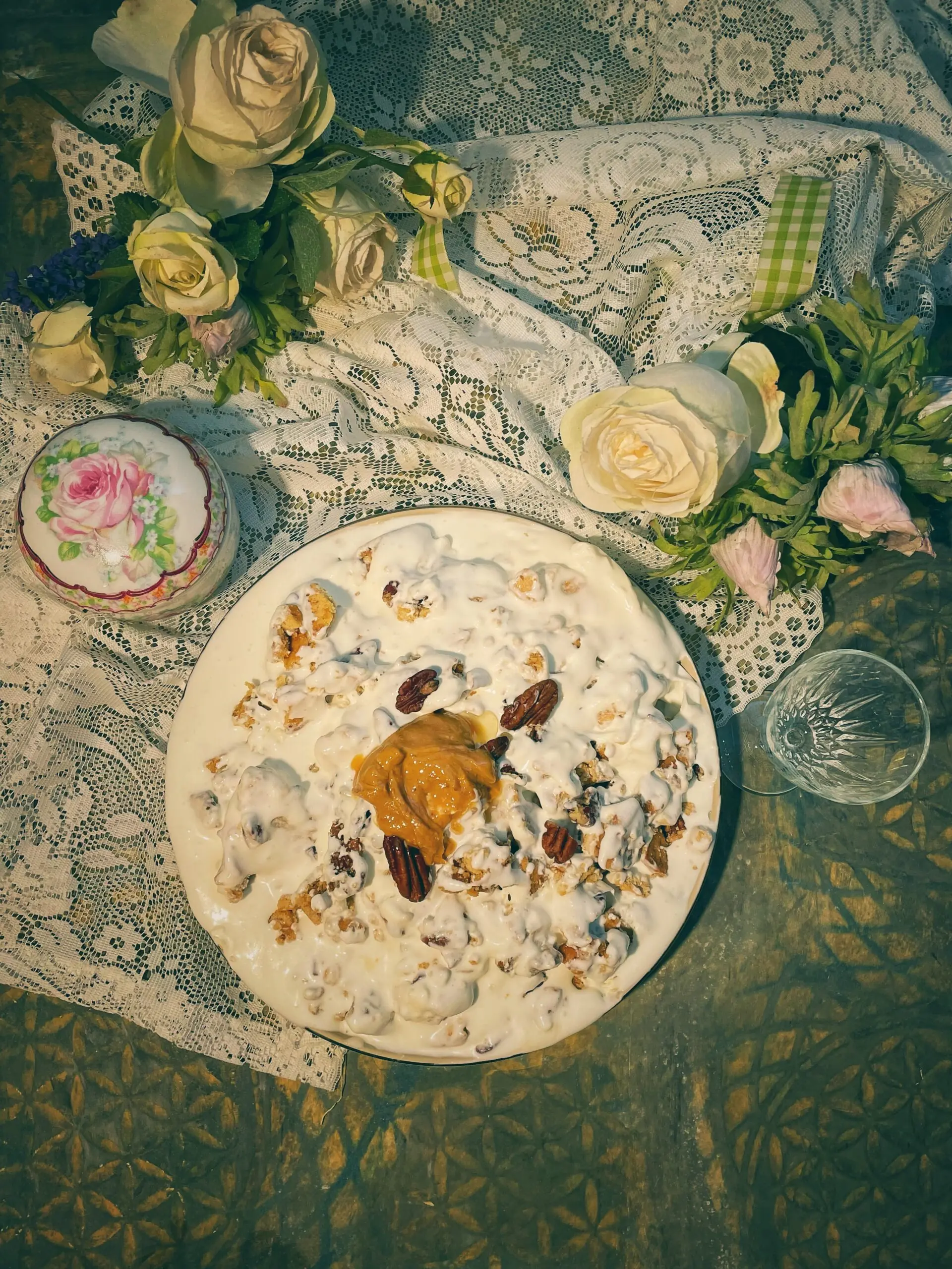 Smoked cheesecake destrutturata: burro d’arachidi e noci pecan