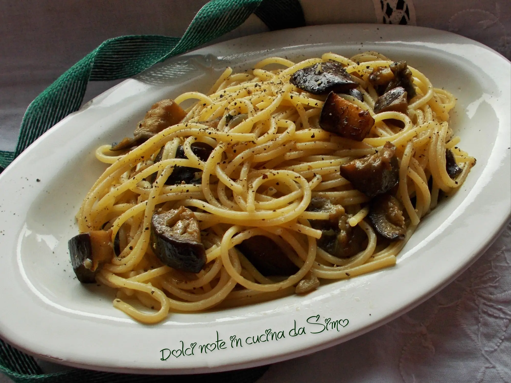 Spaghetti con le melanzane impepate