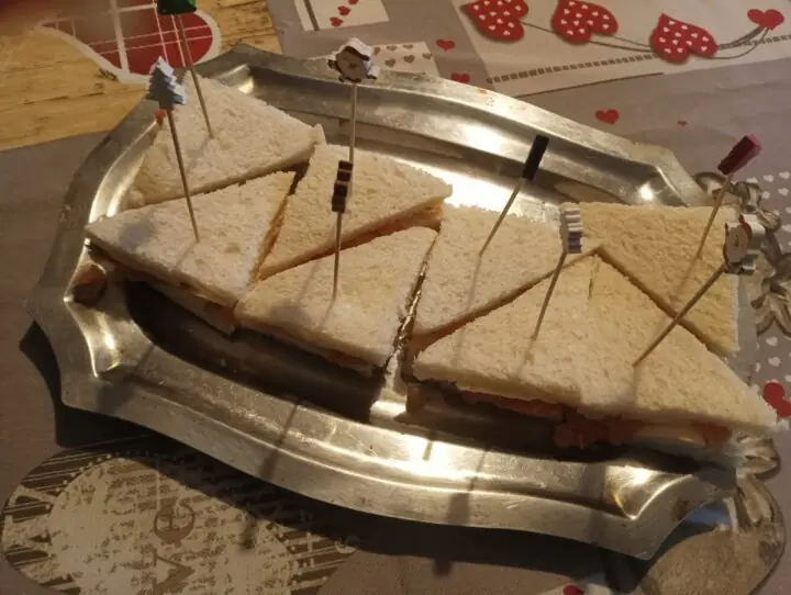 Tramezzini al salmone affumicato