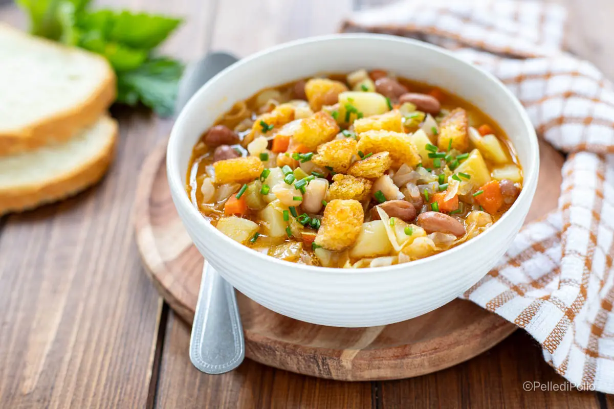 Zuppa di fagioli e verza
